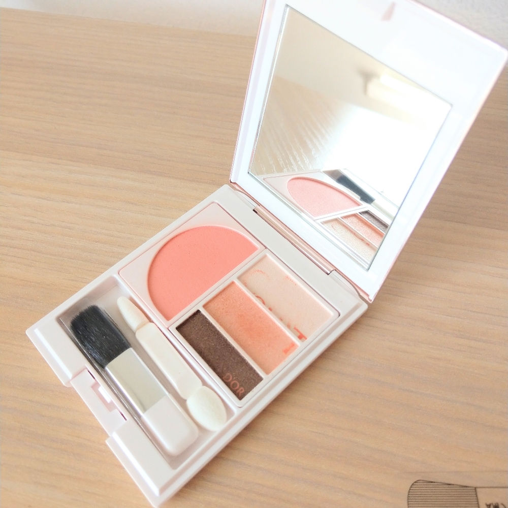 Kanebo eyeshadow palette